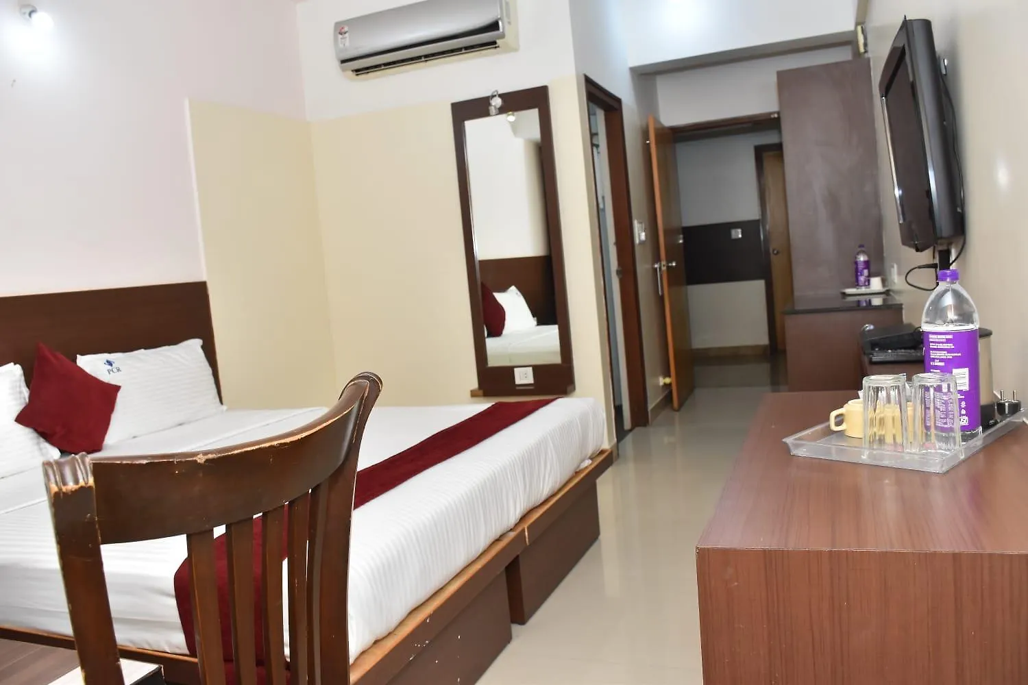 Hotel Pc View Mysuru !! Bar ! Restaurant ! Parking ! Lift ! Top Rated And Most Awarded Property
